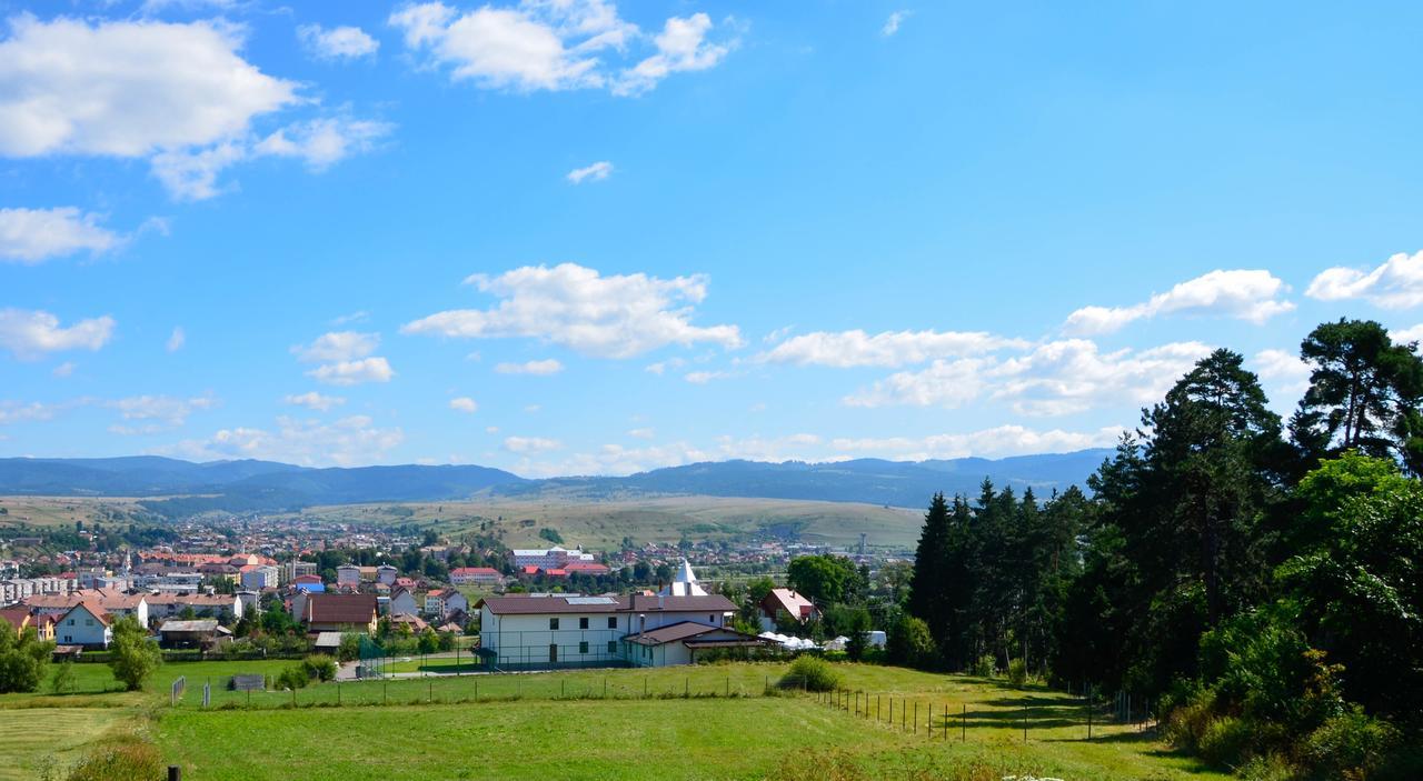 Pensiunea Banffy Topliţa Exterior foto